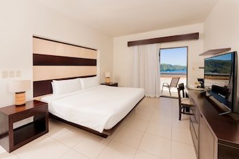 Villas Sol Hotel & Beach Resort