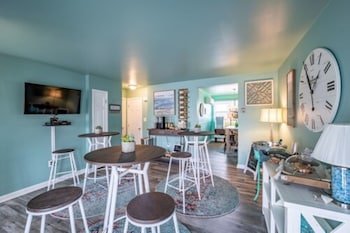 Ocean Glass Inn