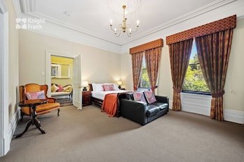 Clydesdale Manor