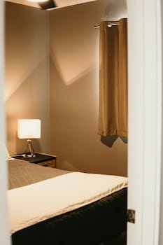 Hinton Highway Inn