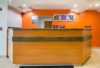 Motel 6 Sycamore