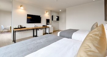 CM Park Hotel