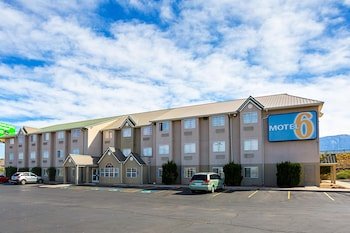 Motel 6 Bernalillo
