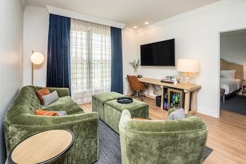 Hotel Versailles