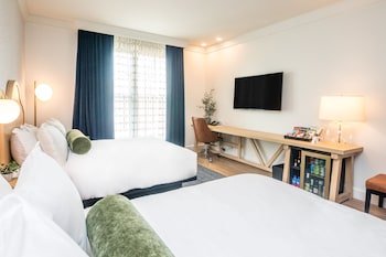 Hotel Versailles
