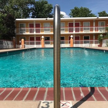 Milan Inn & Suites