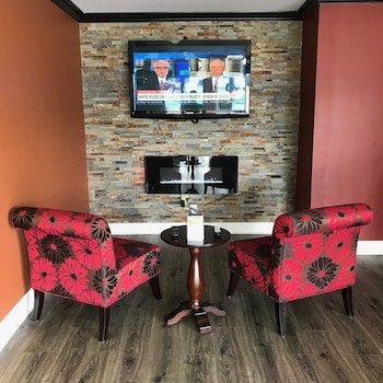 Milan Inn & Suites