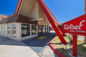 Red Roof Inn Needles