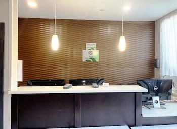Wingate by Wyndham JFK Airport / Far Rockaway