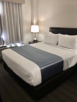 Wingate by Wyndham JFK Airport / Far Rockaway