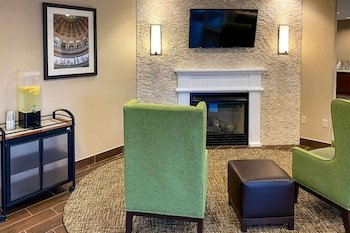 Comfort Inn DeKalb Adjacent the University