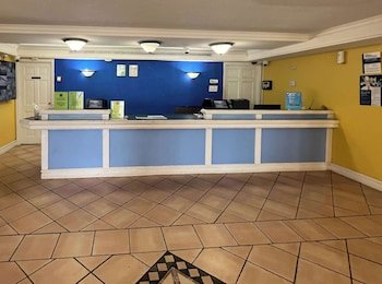 Motel 6 Huntsville, AL – University Dr.