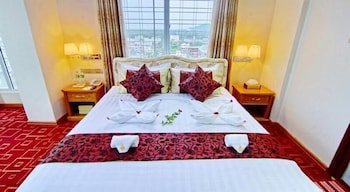 Myat Nan Yone Hotel (M.N.Y.)