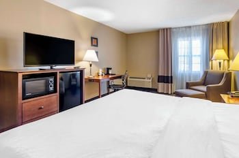 Comfort Inn & Suites Raphine - Lexington Near I-81 And I-64
