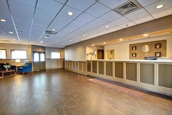 Comfort Inn & Suites Raphine - Lexington Near I-81 And I-64