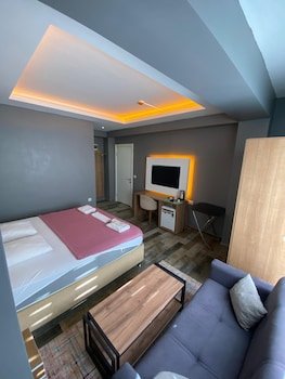 Sist 34 Suit Hotel