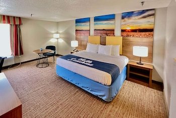 Days Inn by Wyndham Rayne