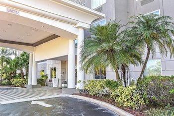 Holiday Inn Express & Suites Cocoa