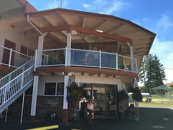 Breakers Boutique Inn