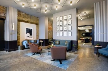 Cyrus Hotel