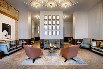 Cyrus Hotel
