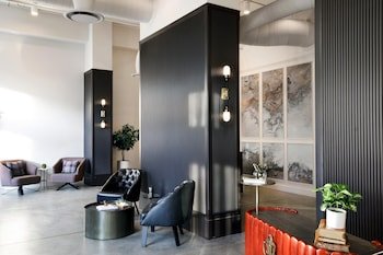 Cyrus Hotel