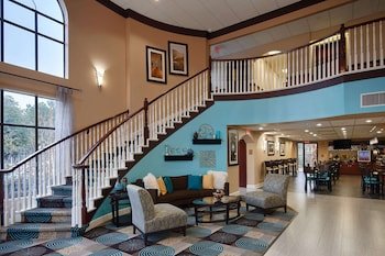 Days Inn & Suites by Wyndham Sam Houston Tollway