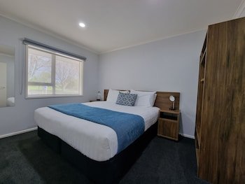 Antonio Mews Motel