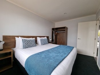 Antonio Mews Motel