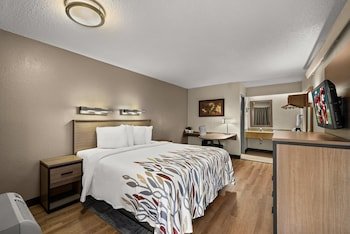 Red Roof Inn Detroit - Royal Oak/ Madison Heights