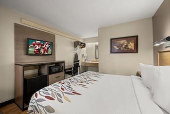 Red Roof Inn Detroit - Royal Oak/ Madison Heights