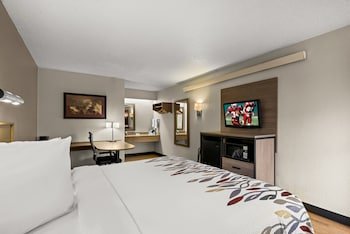 Red Roof Inn Detroit - Royal Oak/ Madison Heights