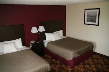 AmericInn by Wyndham Elkhorn Near Lake Geneva