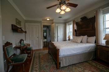 Willard Richards Inn