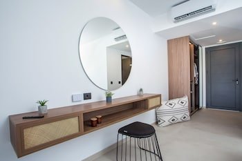 Vanik Suites