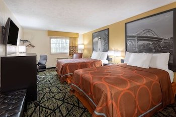 Super 8 by Wyndham Wooster