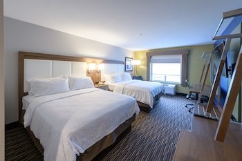 Holiday Inn Express & Suites Jamestown