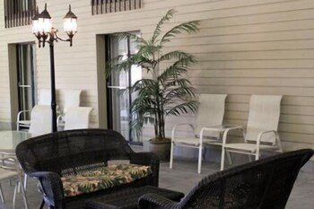 Thompson's Best Value Inn & Suites