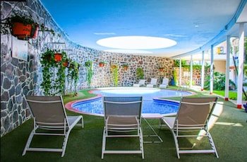 Suites Country Club