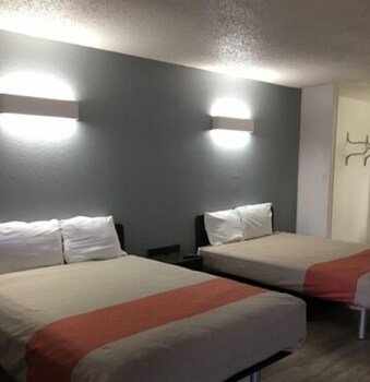 Sands Motel