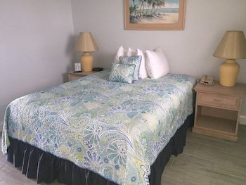 Tuckaway Shores Oceanfront Resort