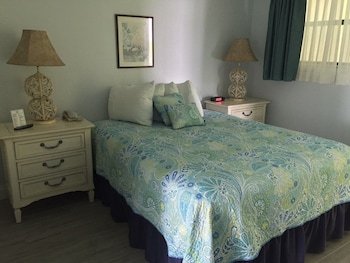 Tuckaway Shores Oceanfront Resort