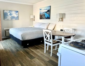 Atlantic Oceanside Resort