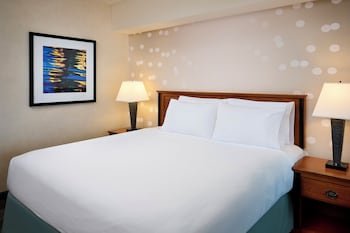 Radisson Hotel & Suites Fallsview