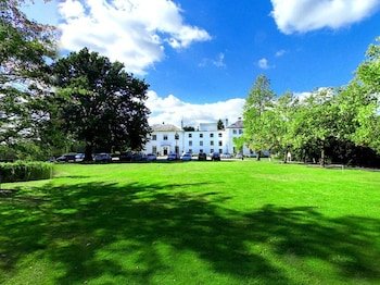 West Lodge Park