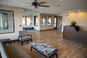 AmeriVu Inn & Suites Lomira