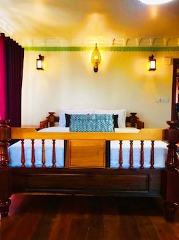 Hello Cambodia Boutique