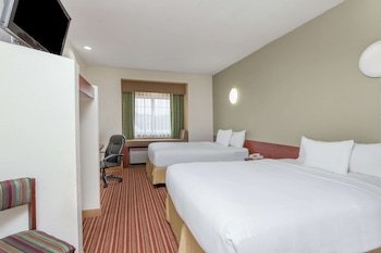 Days Inn by Wyndham near Kansas Speedway