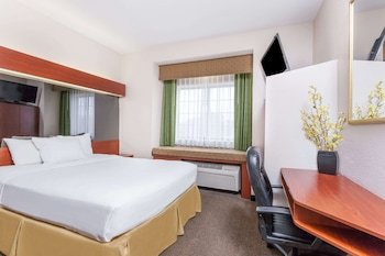 Days Inn by Wyndham near Kansas Speedway