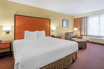 Best Western Plus Cascade Inn & Suites